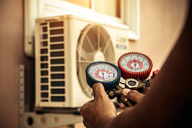 Professional Hvac technician working in Hobart, IN